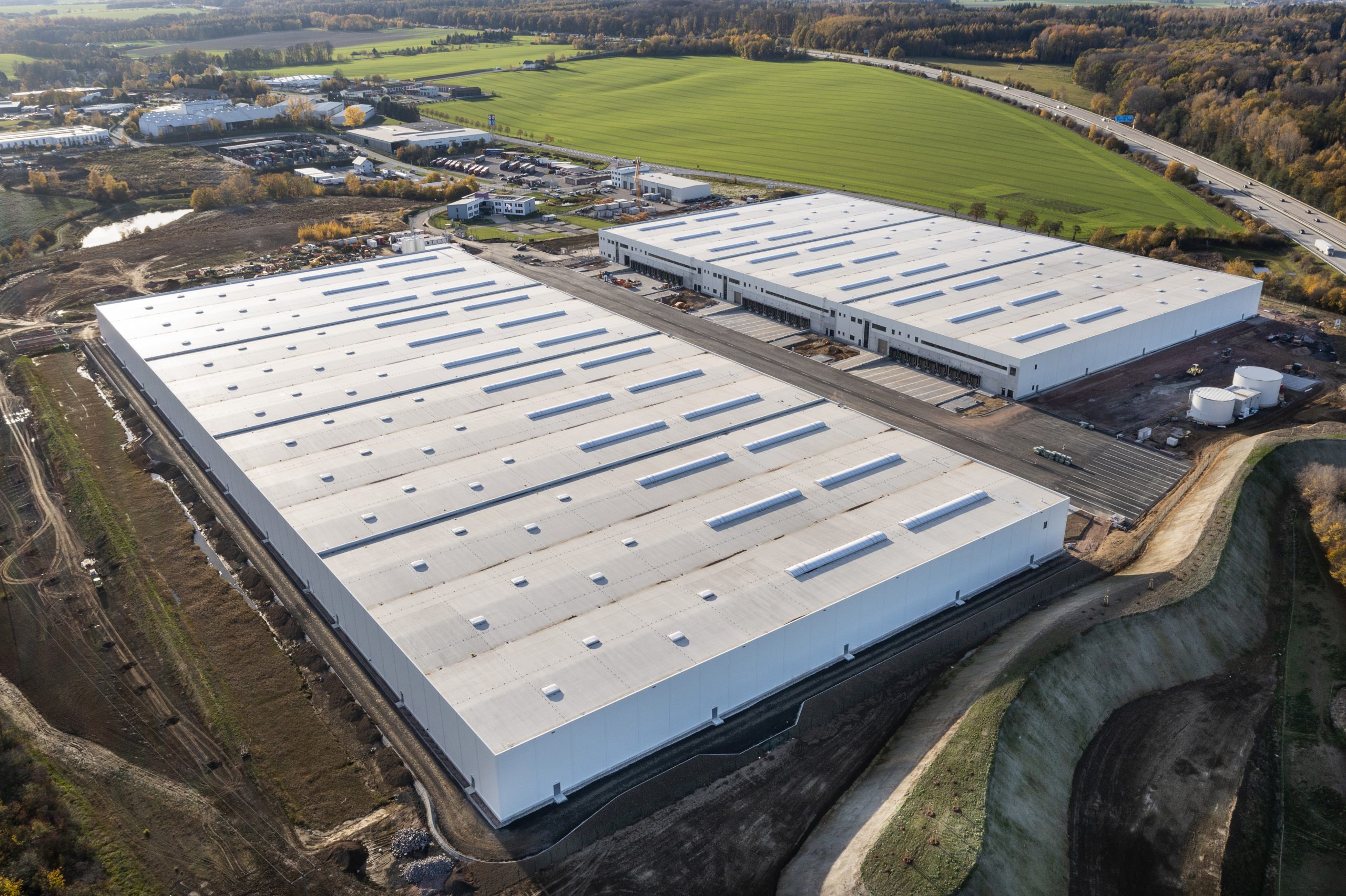 FUCHS_Logistikzentrum_HC_Luftbild_Nord_Stand20221121-scaled.jpg